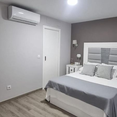 Virrey Del Pino - Apartamento En Baena Bagian luar foto