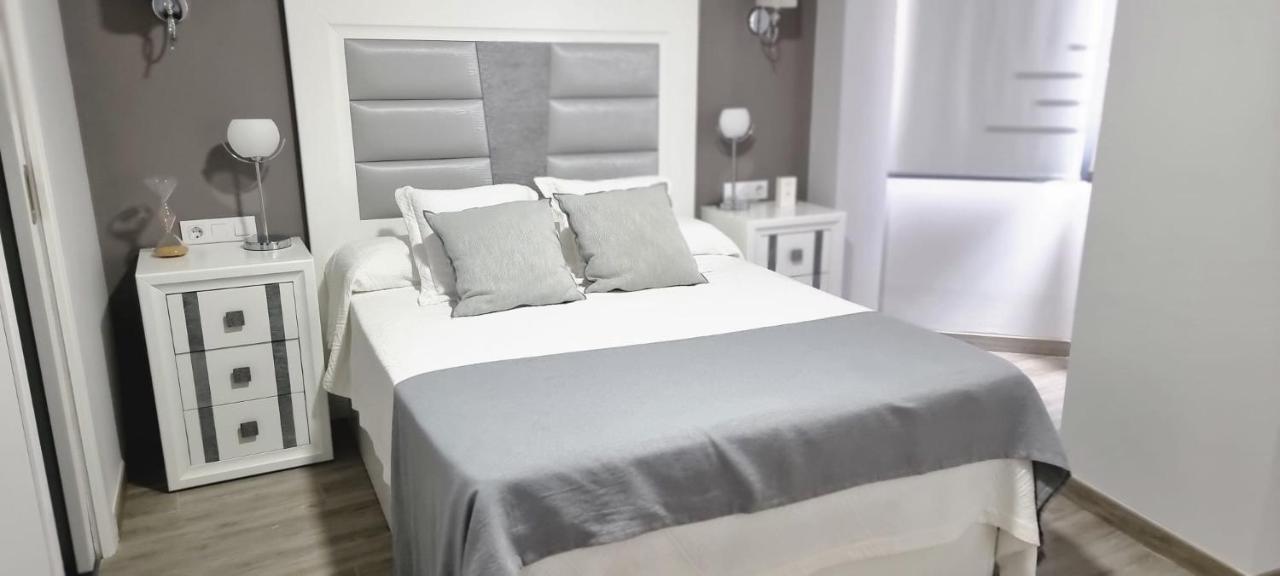 Virrey Del Pino - Apartamento En Baena Bagian luar foto