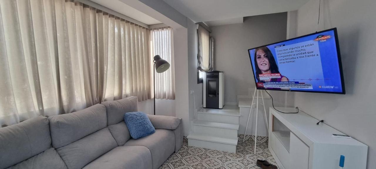 Virrey Del Pino - Apartamento En Baena Bagian luar foto